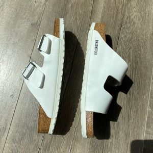 Arizona Birko-Flor. White Synthetic Leather. Size 10-10.5 41EU.